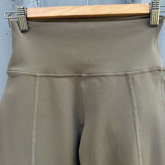 Alo Avenue legging, BNWT, size Small - Picture 6 of 8